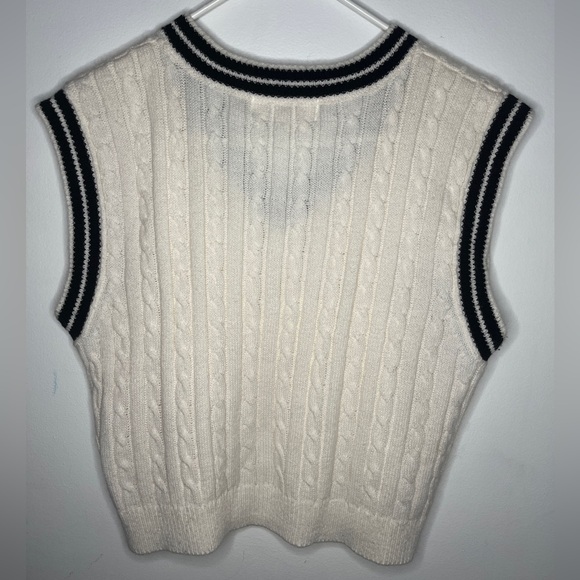 V Neck Knit Cardigan sleeveless cream with black - Picture 4 of 7